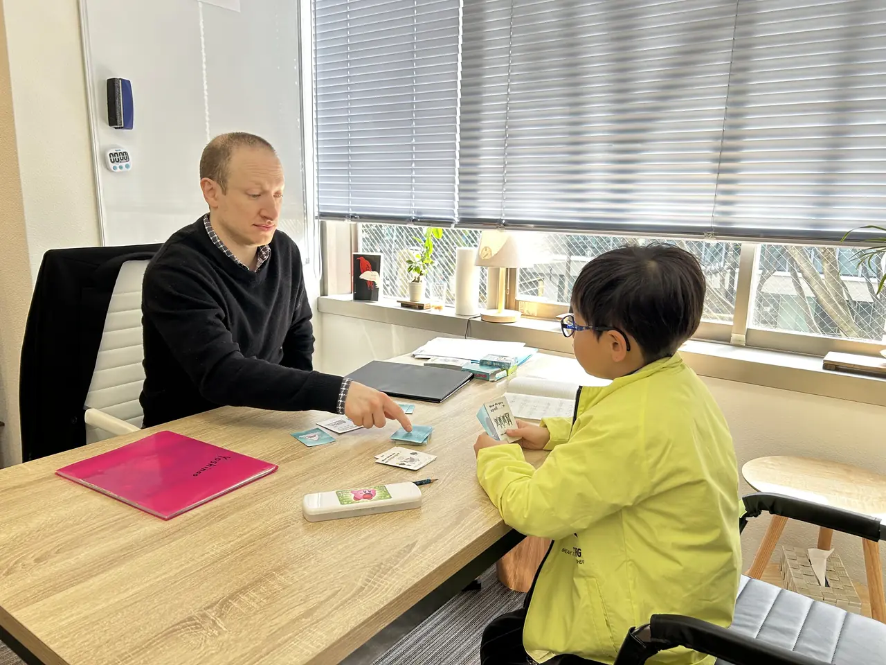 Yoshinaoさんと講師の教室での様子